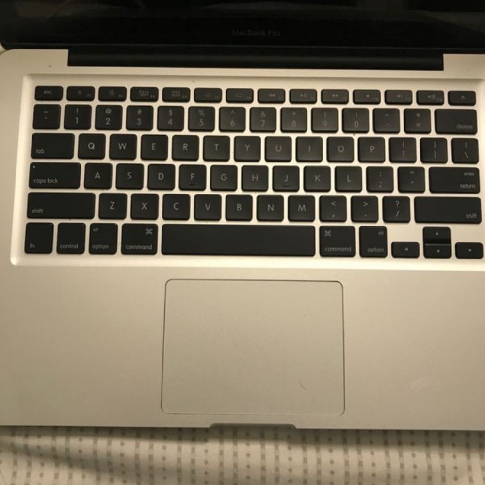 MacBook Pro - Picture 4 of 5